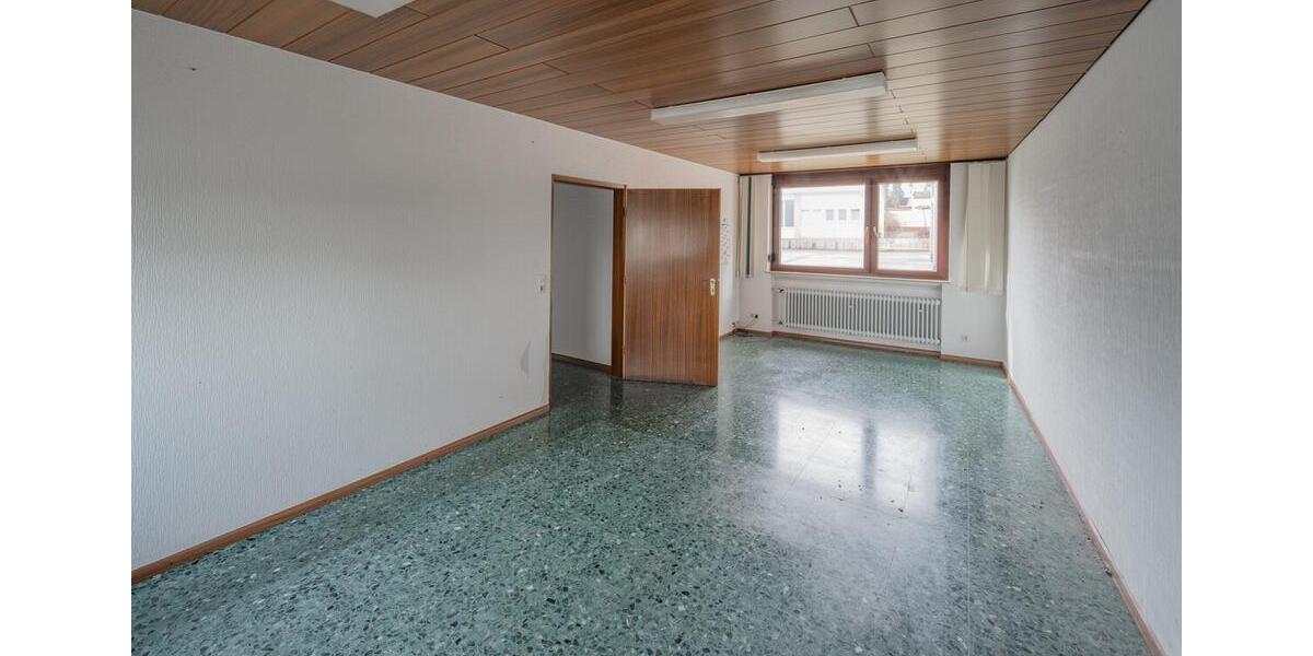 Gewerbeobjekt Villingen-Schwenningen Schwenningen - 585&euro; | Angebot:23642249