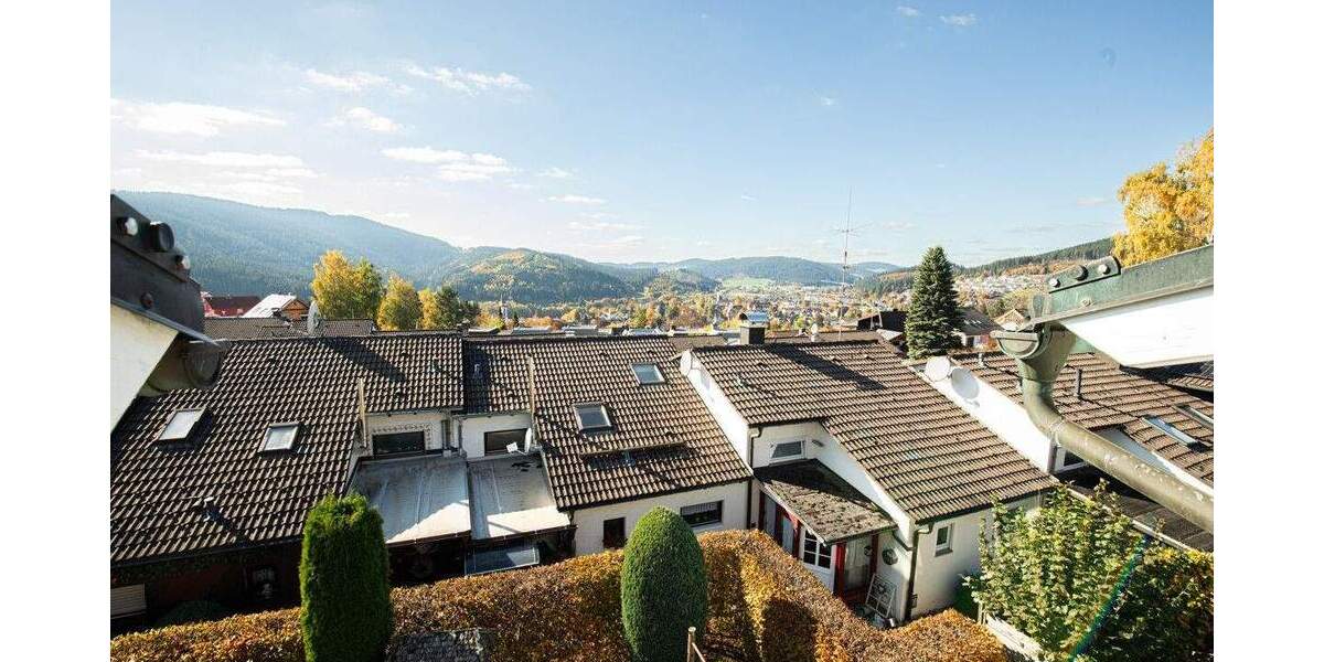 Reihenendhaus Titisee-Neustadt Neustadt - 7 Zimmer, 170 m&sup2;, 549.000&euro; | Angebot:25671481