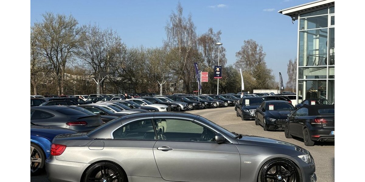 BMW 330d Cabrio HARMAN-KARDON/NAVI/CARPLAY/STANDHZ 152.513 km 16.900 &euro; Villingen-Schwenningen 78054