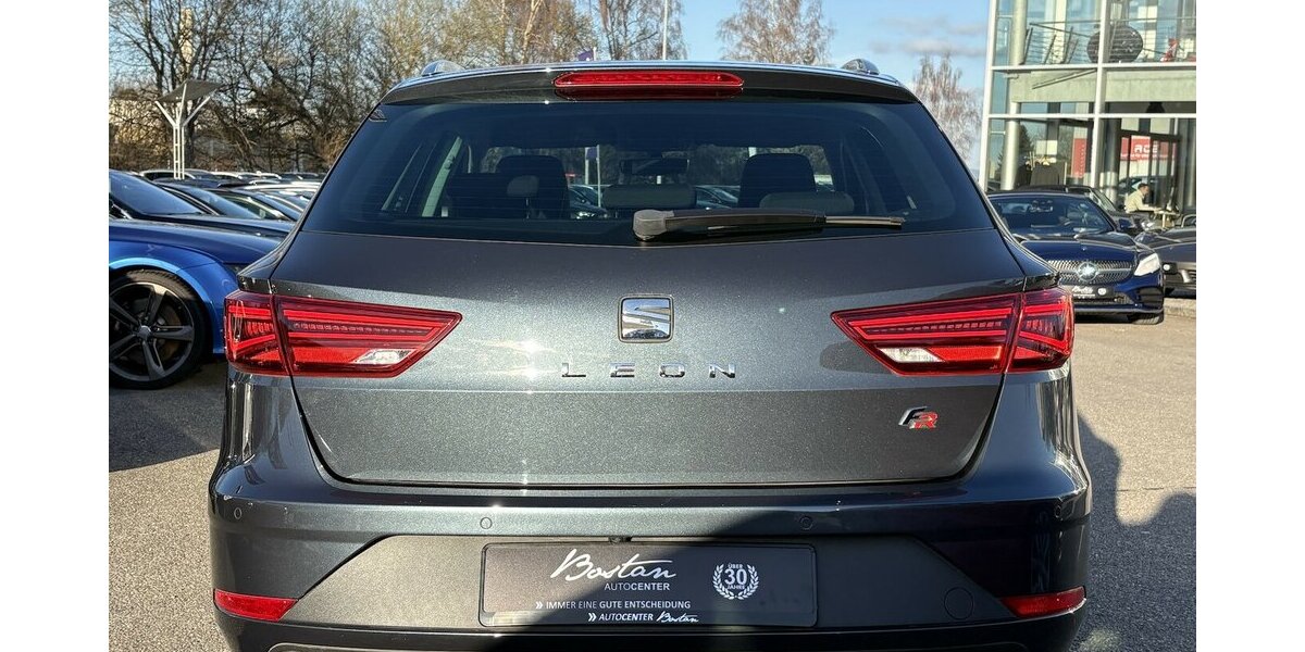 Seat Leon Sports Tourer FR KAMERA/CARPLAY/SHZ/1.HAND 53.232 km 18.900 &euro; Villingen-Schwenningen 78054