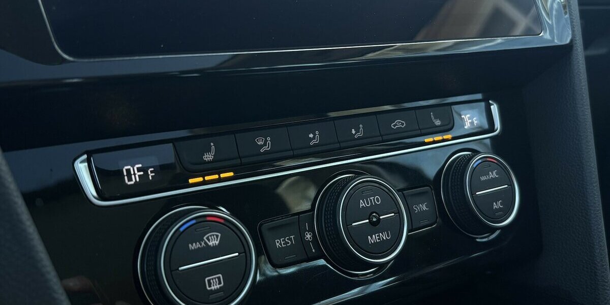 VW Passat Alltrack 2.0 TDI MASSAGE/PANO/NAVI/1.HAND 88.854 km 26.800 &euro; Villingen-Schwenningen 78054