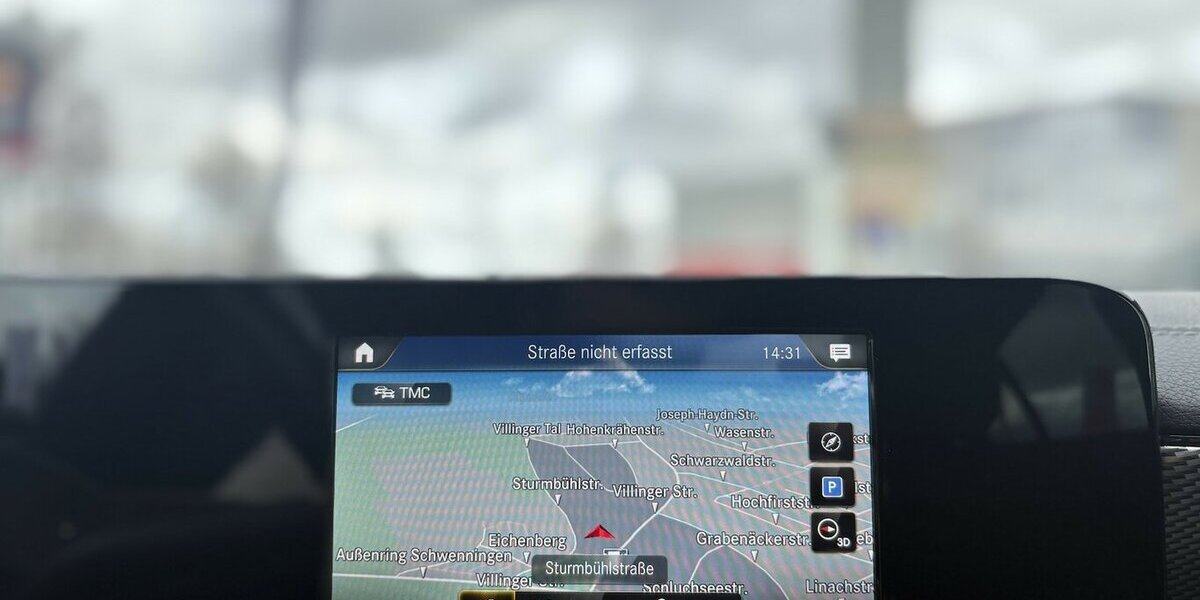 Mercedes-Benz CLA 200 d 4MATIC NAVI/KAMERA/AHK/SHZ/LED/1.HAND 89.949 km 28.900 &euro; Villingen-Schwenningen 78054