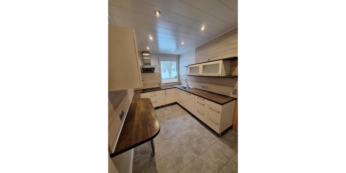 Erdgeschoßwohnung Tuttlingen - 4.5 Zimmer, 138 m&sup2;, 1.200&euro; | Angebot:25418880