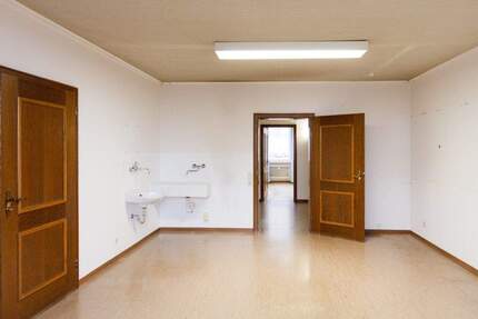 Wohnung Bonndorf - 8 Zimmer, 250.000&euro; | Angebot:25695640