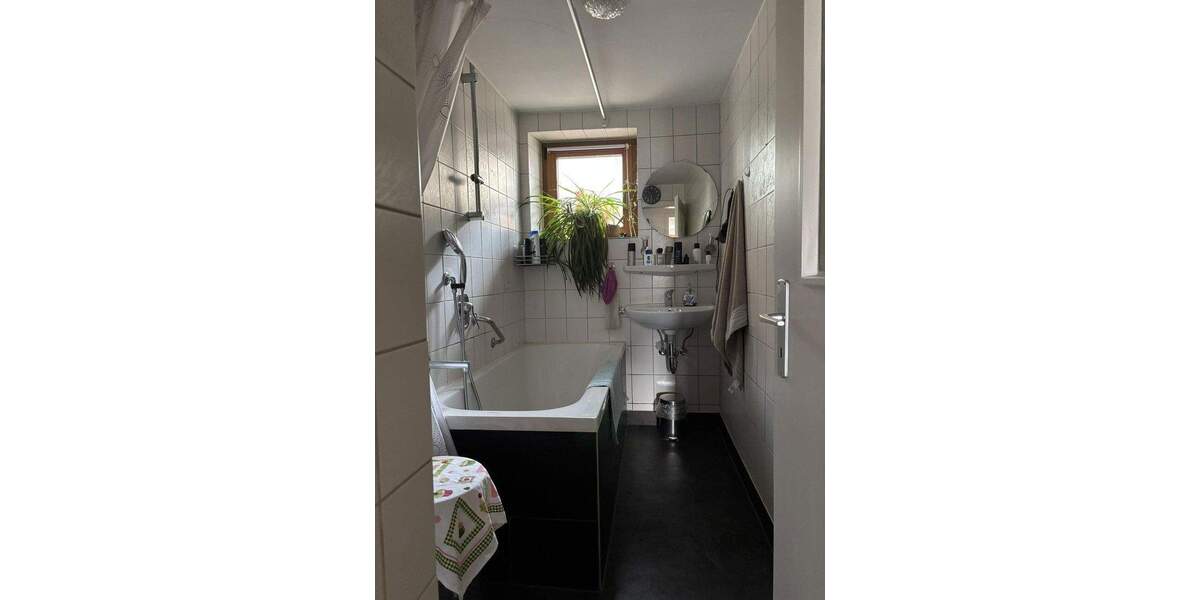 Mehrfamilienhaus, Wohnhaus Reichenbach am Heuberg - 7 Zimmer, 170 m&sup2;, 175.000&euro; | Angebot:25866992