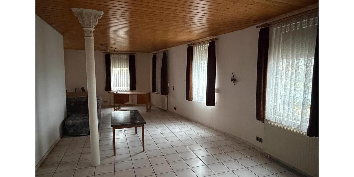 Erdgeschoßwohnung Tuttlingen - 3 Zimmer, 160 m&sup2;, 1.500&euro; | Angebot:25334977