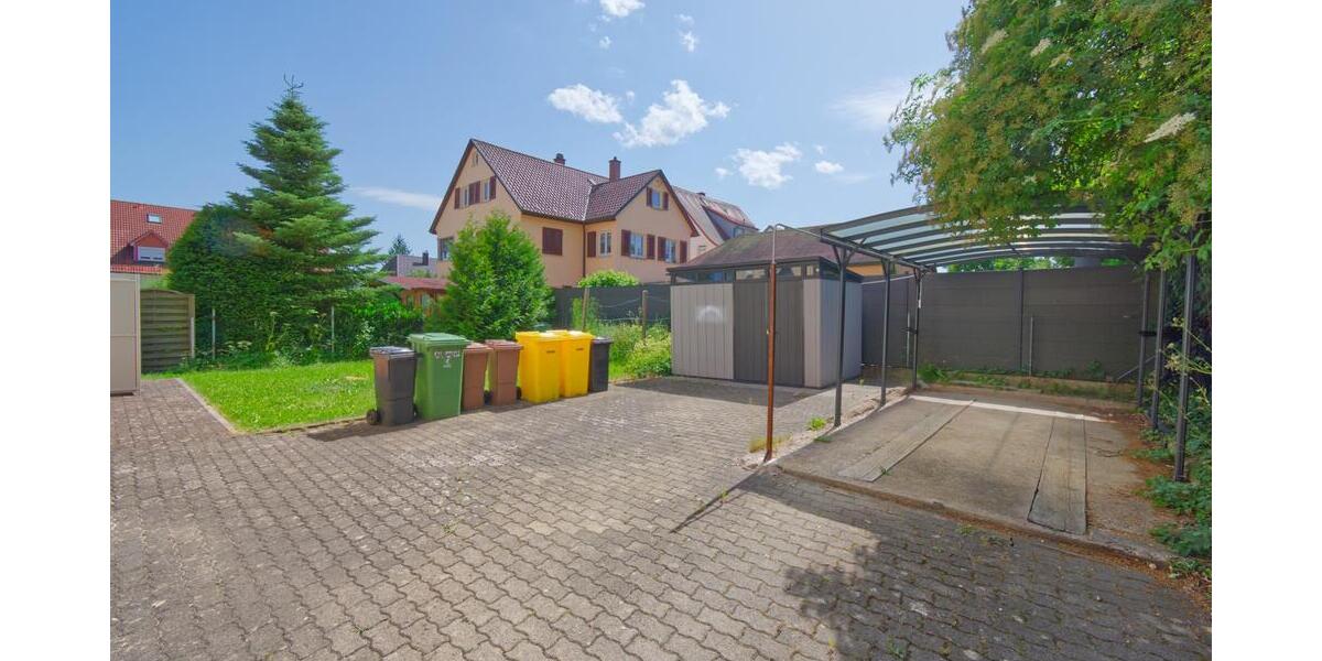 Über 6% Brutto-RENDITE, top renoviert & gut vermietet! Attraktive 2,5 Zimmer-Dachgeschosswohnung mit Stellplatz - Dachgeschoßwohnung Villingen-Schwenningen Schwenningen | Angebot:25376509
