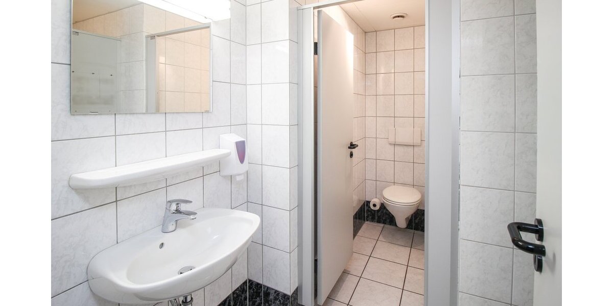 Attraktive Gewerbeimmobilie mit großer Produktionshalle & Büroflächen - Teilflächen möglich! - Gewerbeobjekt Zimmern | Angebot:22442245