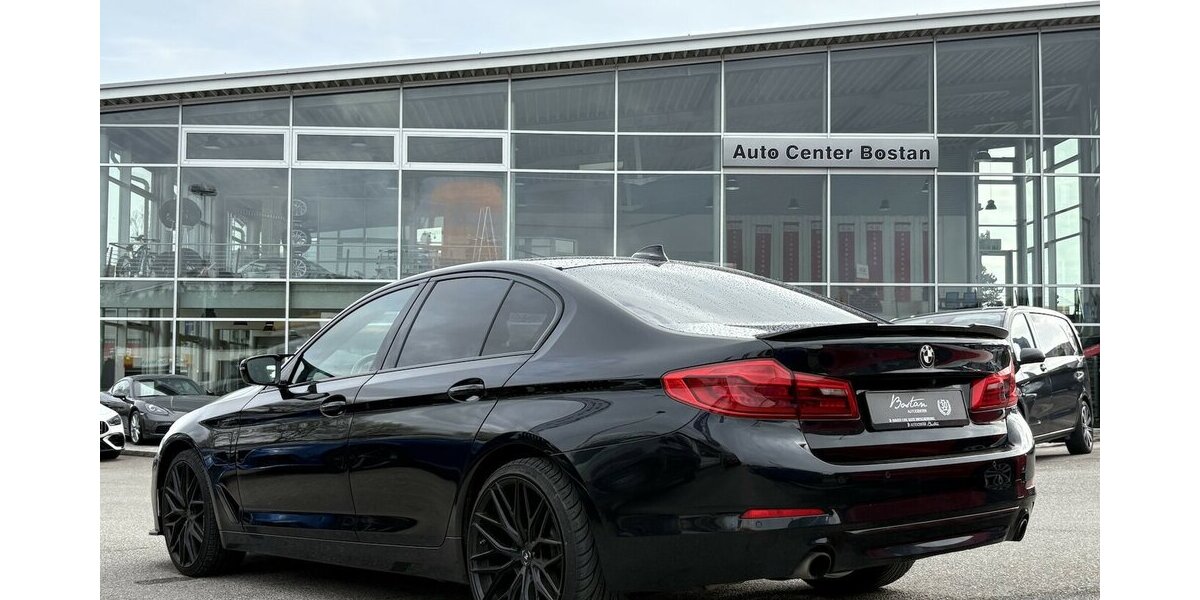 BMW 530e iPERFORMANCE/LUXURY LINE/TV/INNOVATIONS 132.551 km 25.900 &euro; Villingen-Schwenningen 78054