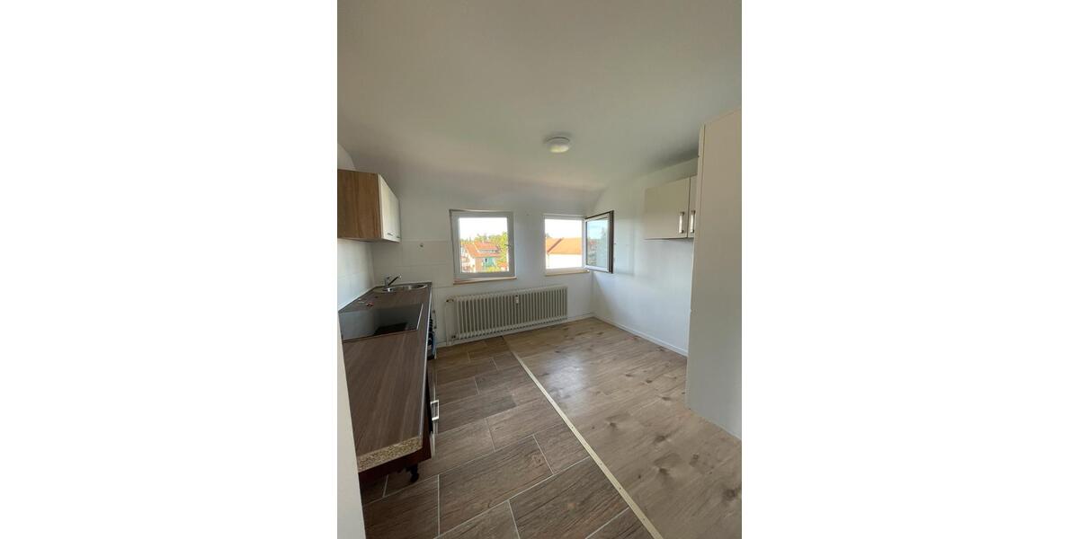 Dachgeschoßwohnung Trossingen - 3 Zimmer, 66 m&sup2;, 850&euro; | Angebot:25334971