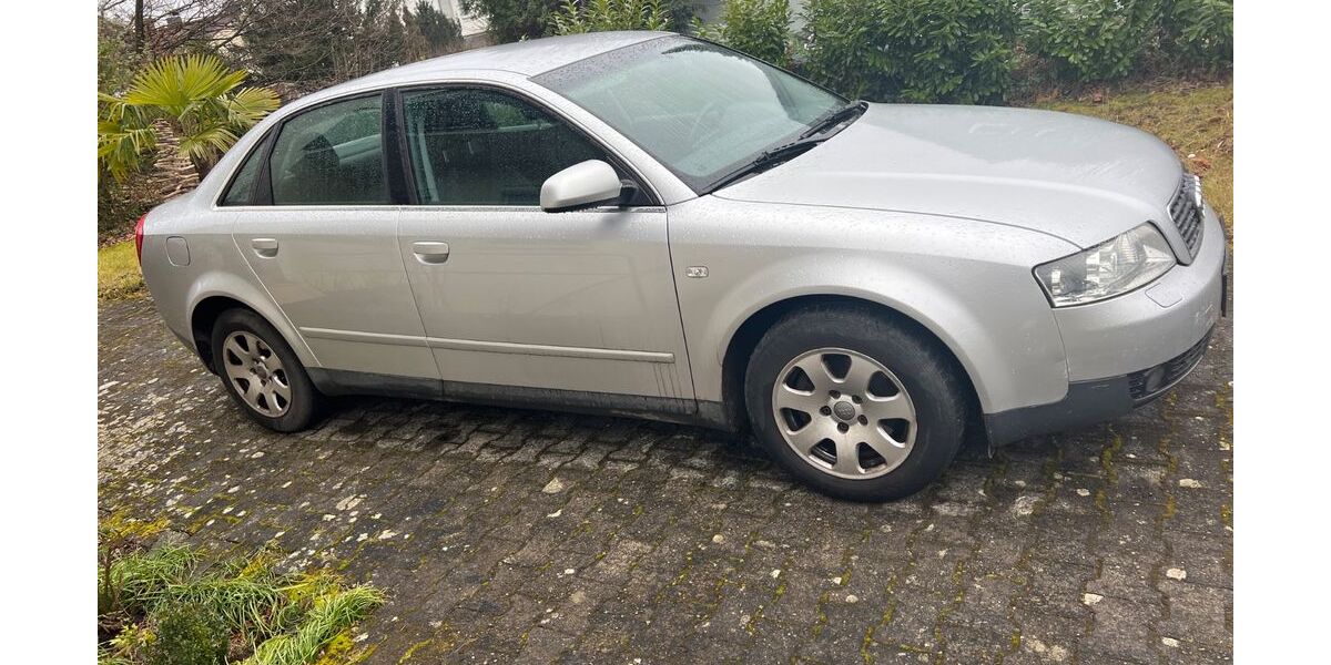 Audi A4 244.000 km 3.650 &euro; Deilingen 78586