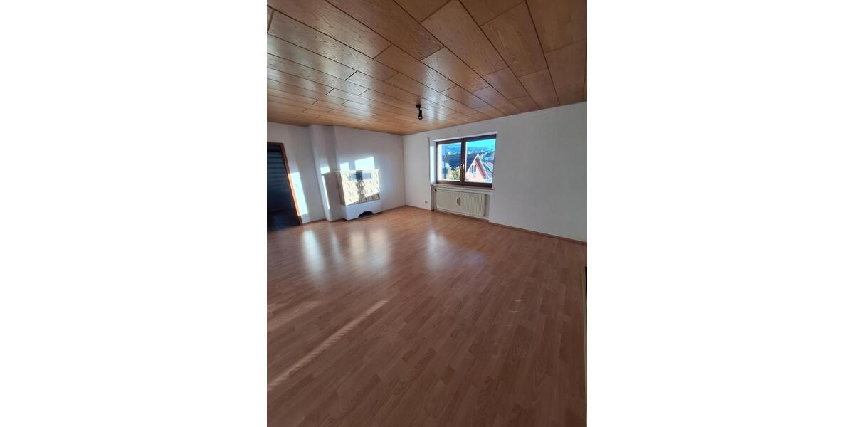 Erdgeschoßwohnung Tuttlingen - 3 Zimmer, 105 m&sup2;, 1.000&euro; | Angebot:25430717
