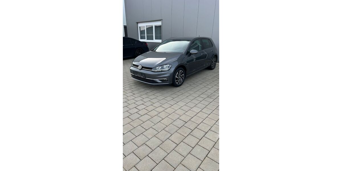 VW Golf 110.000 km 14.490 &euro; Denkingen 78588