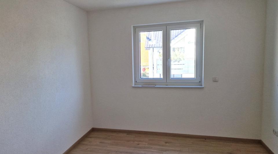 Dachgeschoßwohnung Trossingen - 3 Zimmer, 74 m&sup2;, 870&euro; | Angebot:25099192