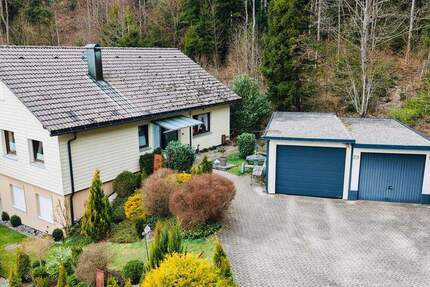 Haus Schonach im Schwarzwald - 6 Zimmer, 183 m&sup2;, 425.000&euro; | Angebot:25675868