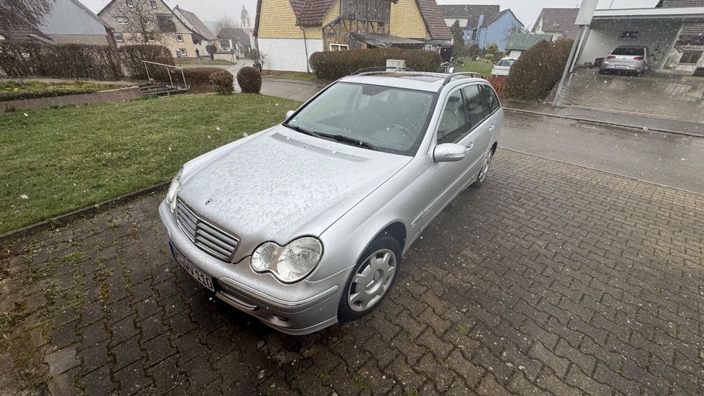 Mercedes-Benz 220 277.000 km 1.999 &euro; Bad Dürrheim 78073
