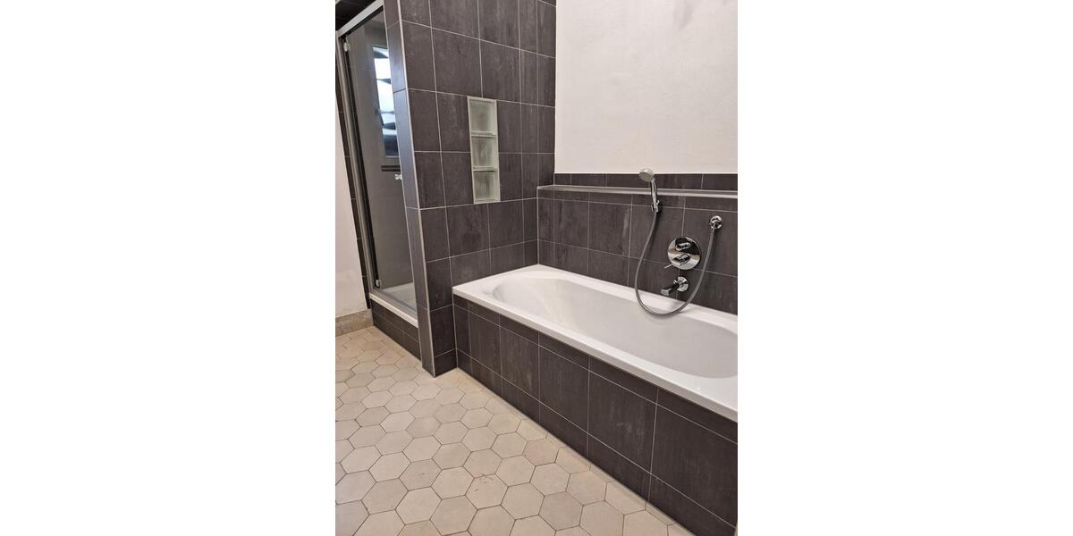 Etagenwohnung Schramberg - 5 Zimmer, 190 m&sup2;, 1.199&euro; | Angebot:25169012