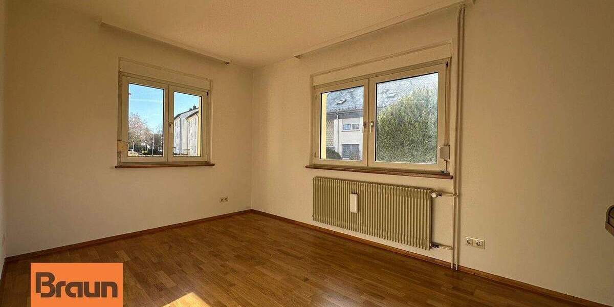 Mehrfamilienhaus, Wohnhaus Villingen-Schwenningen Schwenningen - 9 Zimmer, 214 m&sup2;, 420.000&euro; | Angebot:25862753