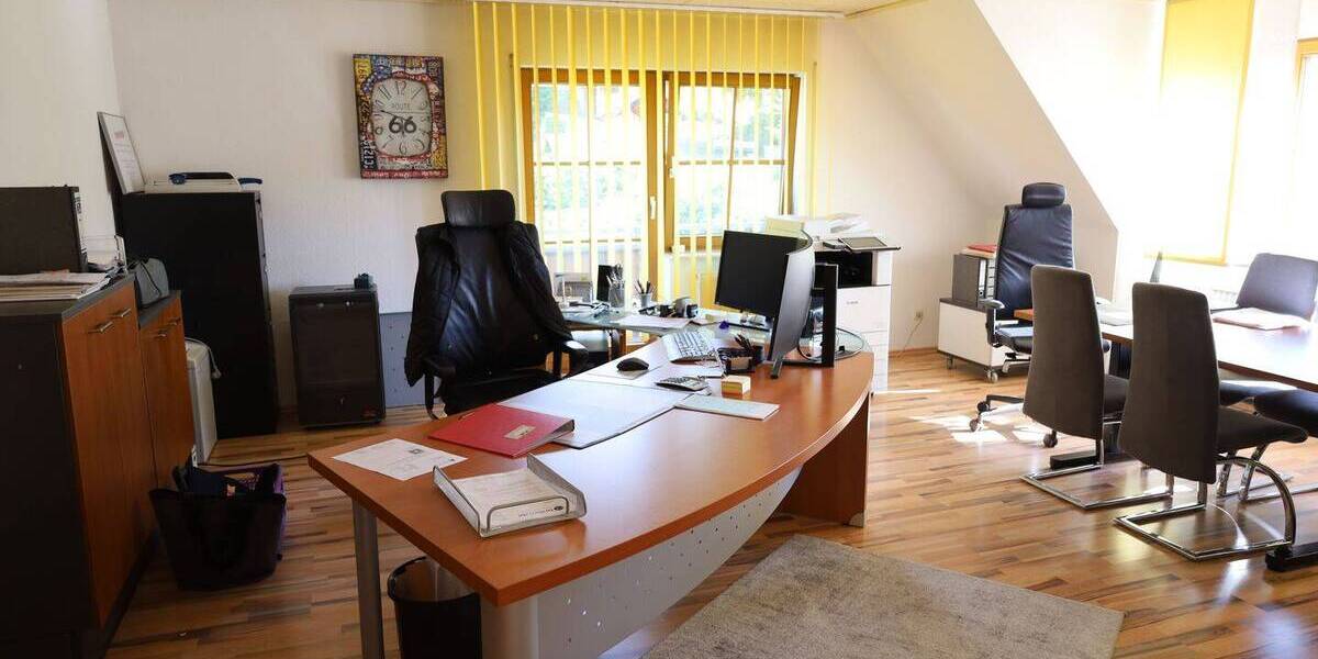 Etagenwohnung Zimmern - 5 Zimmer, 160 m&sup2;, 289.000&euro; | Angebot:25912990