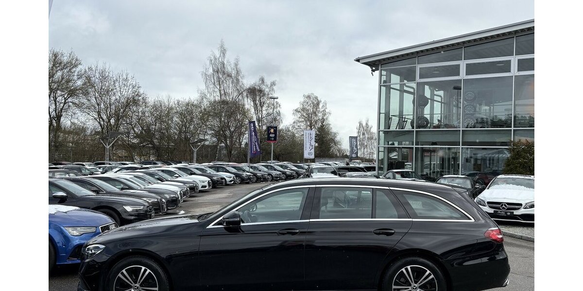 Mercedes-Benz E 200 d VIRTUAL+COCKPIT/KAMERA/NAVI/CARPLAY/SHZ 109.838 km 28.900 &euro; Villingen-Schwenningen 78054