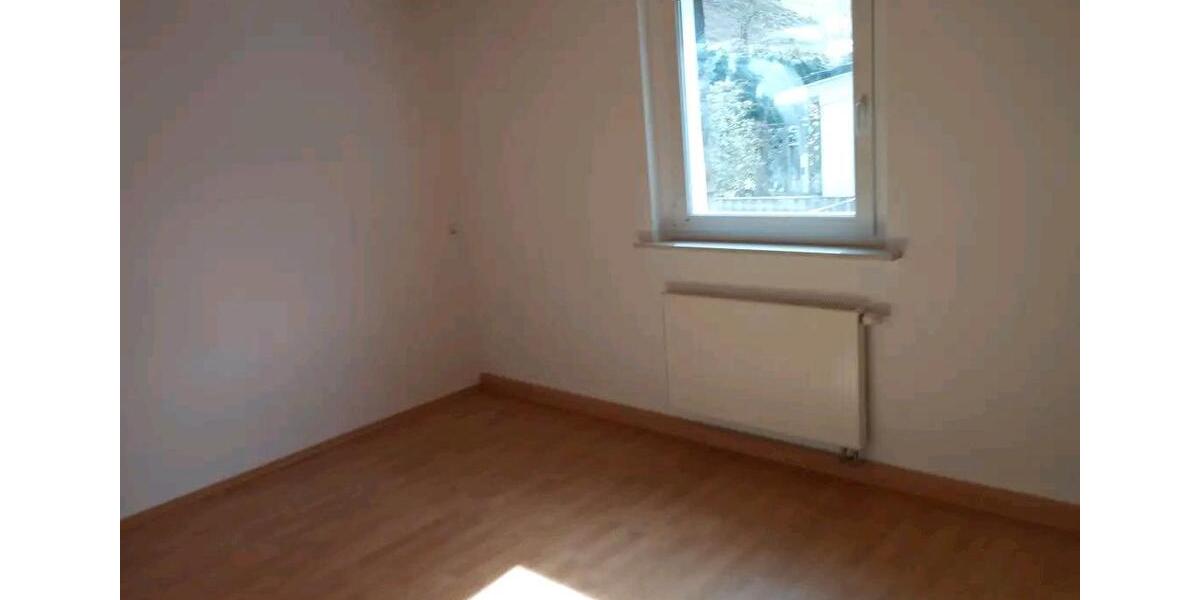 Etagenwohnung Schramberg - 6 Zimmer, 100 m&sup2;, 850&euro; | Angebot:24757321
