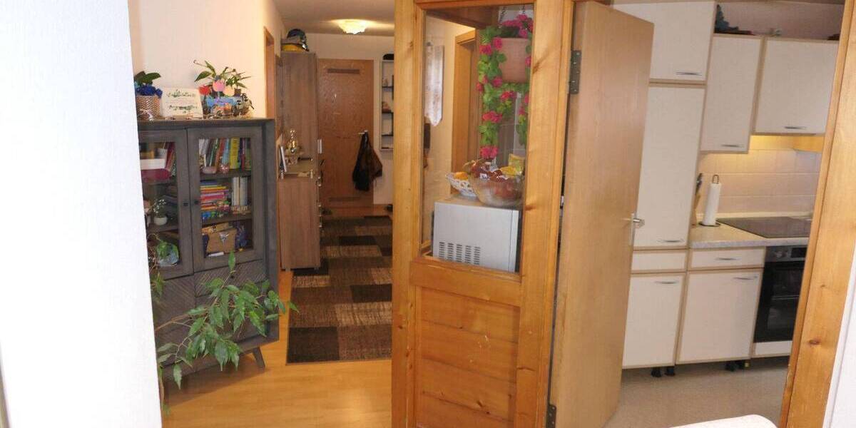 Etagenwohnung Trossingen - 4 Zimmer, 100 m&sup2;, 170.000&euro; | Angebot:25670858