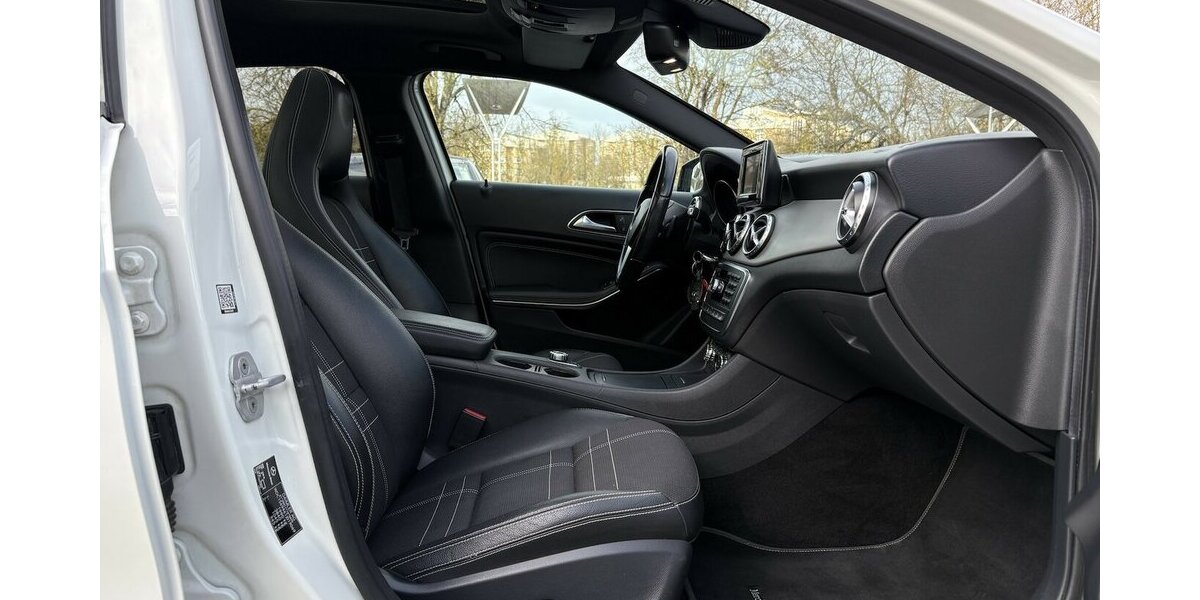 Mercedes-Benz GLA 250 4Matic NIGHT/BI-XENON/PANO/NAVI/MEMORY 138.187 km 15.900 &euro; Villingen-Schwenningen 78054