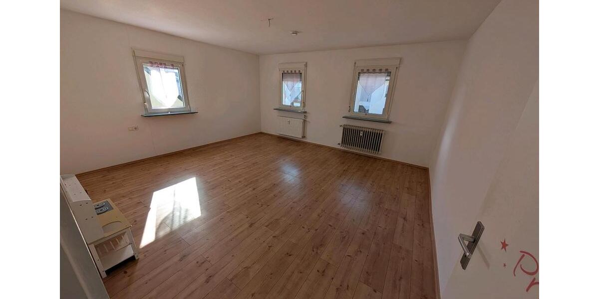 Etagenwohnung Bad Dürrheim - 3 Zimmer, 100 m&sup2;, 1.000&euro; | Angebot:25943001