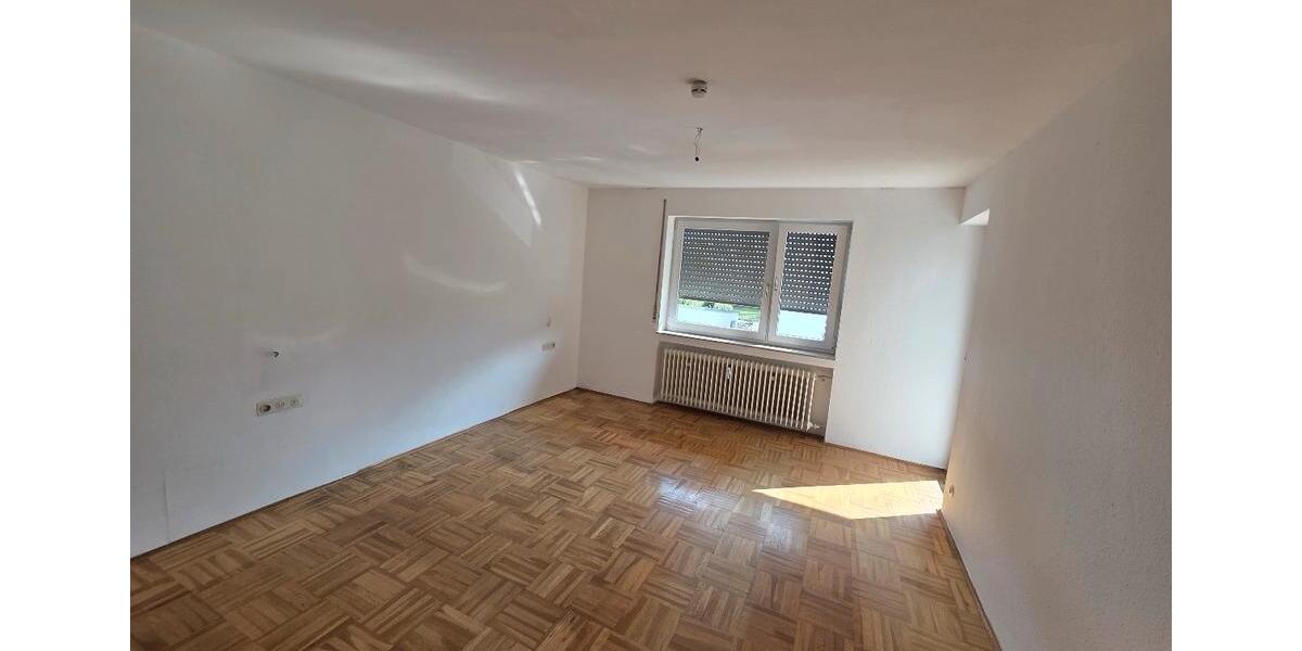 Etagenwohnung Tuttlingen - 3 Zimmer, 100 m&sup2;, 500&euro; | Angebot:25365050