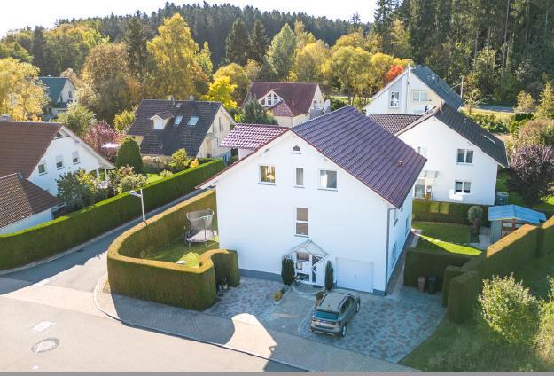 Dachgeschoßwohnung Villingen-Schwenningen Schwenningen - 3 Zimmer, 82 m&sup2;, 990&euro; | Angebot:24878631