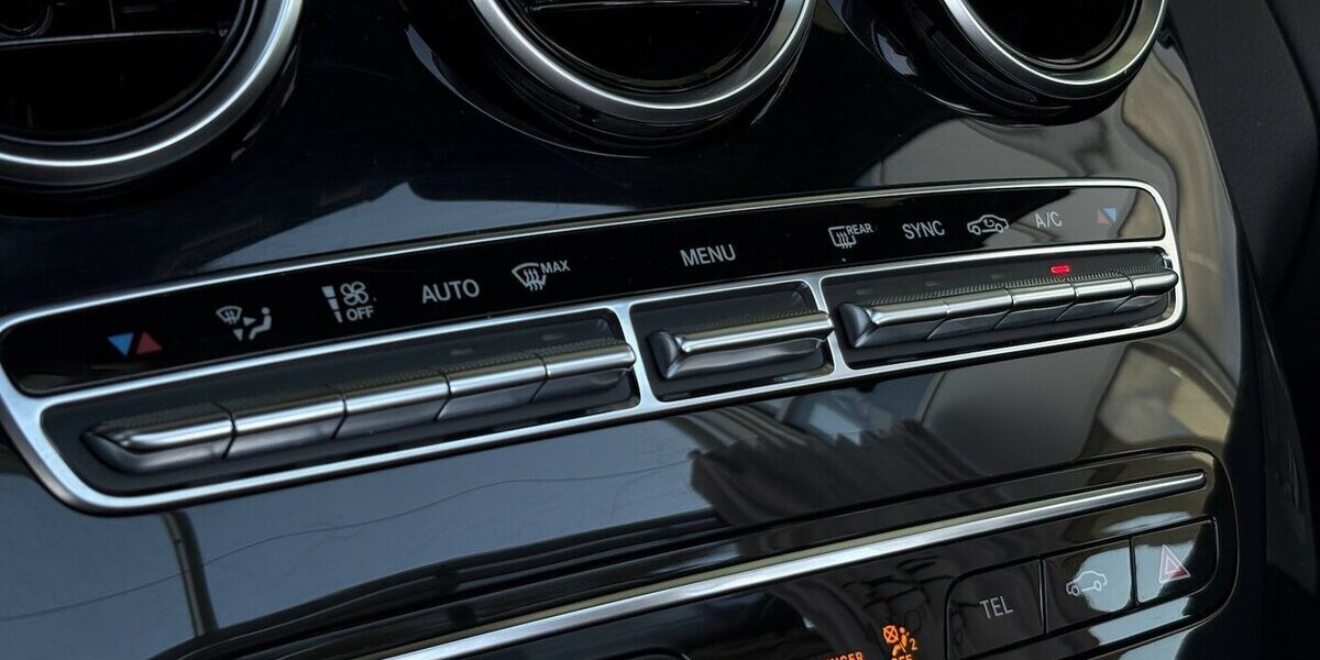 Mercedes-Benz C 200 AMG 4-Matic 360°/MEMORY/CARPLAY/NAVI/ACC 39.900 km 34.900 &euro; Villingen-Schwenningen 78054