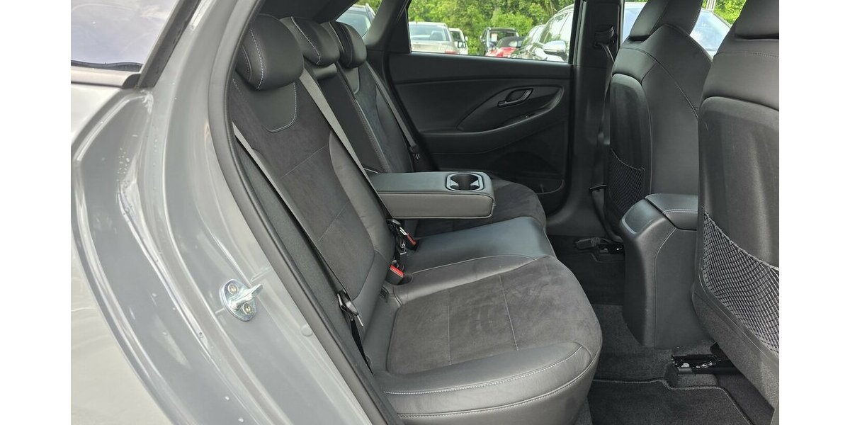 Hyundai i30 N PERFORMANCE/LEDER/PANORAMA/NAVI/DAB/LED 26.583 km 29.900 &euro; Villingen-Schwenningen 78054
