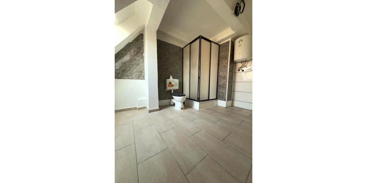 Dachgeschoßwohnung Tuttlingen - 4 Zimmer, 80 m&sup2;, 670&euro; | Angebot:25875407