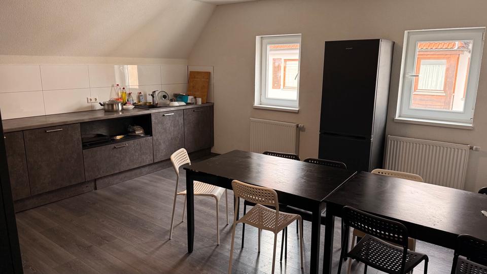 Etagenwohnung Tuttlingen - 7 Zimmer, 180 m&sup2;, 500&euro; | Angebot:25369053