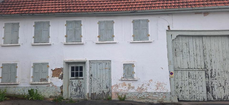 Reihenhaus Böttingen - 6 Zimmer, 160 m&sup2;, 65.000&euro; | Angebot:27112306