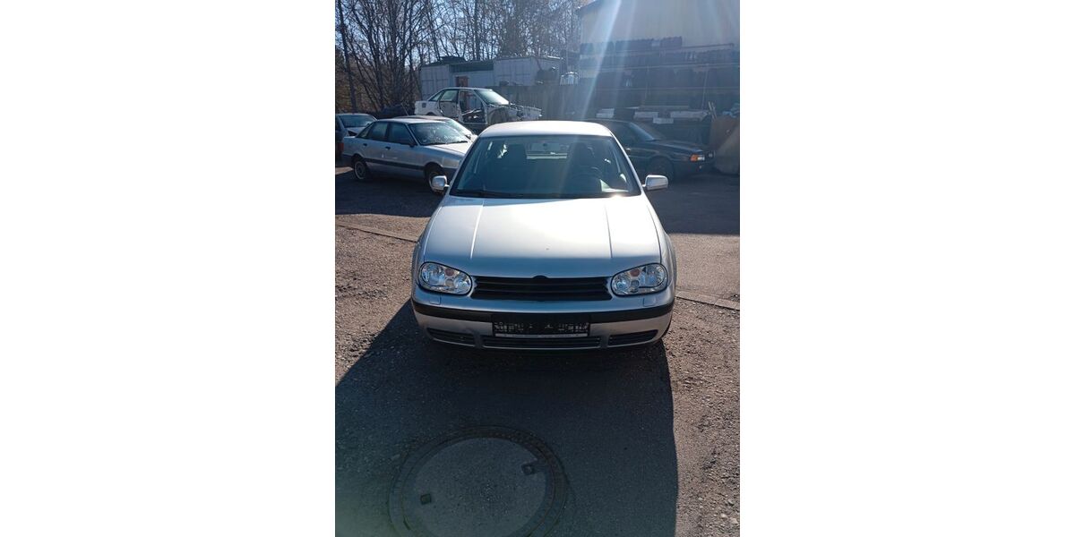 VW Golf 224.296 km 1.800 &euro; Trossingen 78648