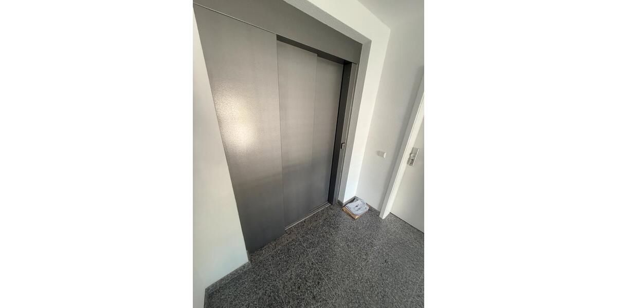Dachgeschoßwohnung Villingen-Schwenningen Schwenningen - 2 Zimmer, 60 m&sup2;, 800&euro; | Angebot:26346908