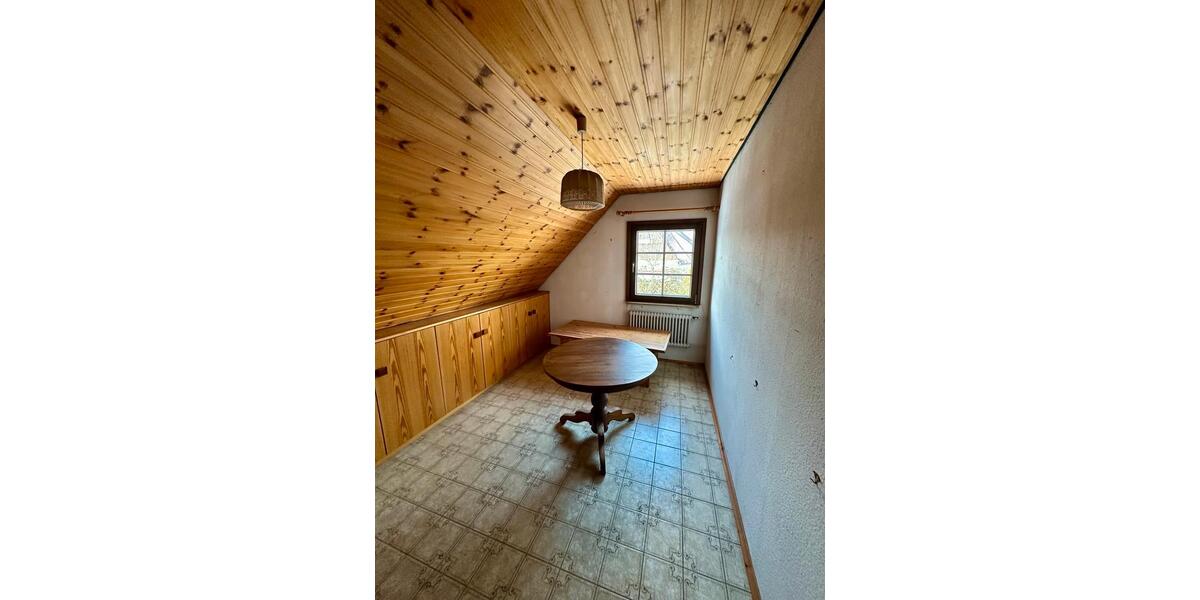 Einfamilienhaus Villingen-Schwenningen Schwenningen - 6 Zimmer, 150 m&sup2;, 330.000&euro; | Angebot:25999076