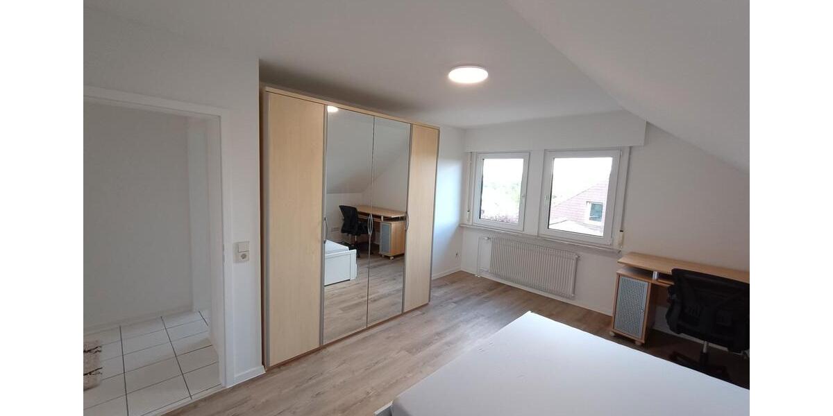 Dachgeschoßwohnung Trossingen - 1 Zimmer, 62 m&sup2;, 400&euro; | Angebot:26580139