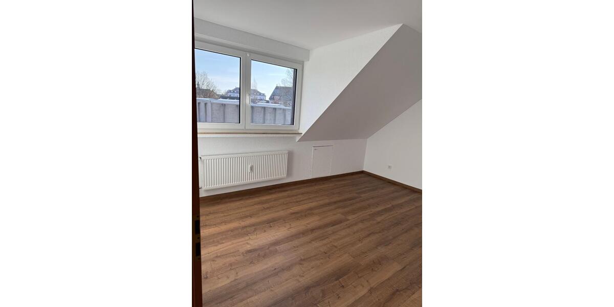 Dachgeschoßwohnung Donaueschingen - 3 Zimmer, 89 m&sup2;, 950&euro; | Angebot:25843410