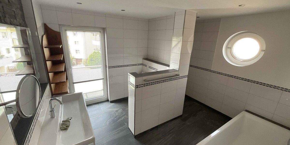 Einfamilienhaus Bonndorf - 8 Zimmer, 274 m&sup2;, 825.000&euro; | Angebot:25741646
