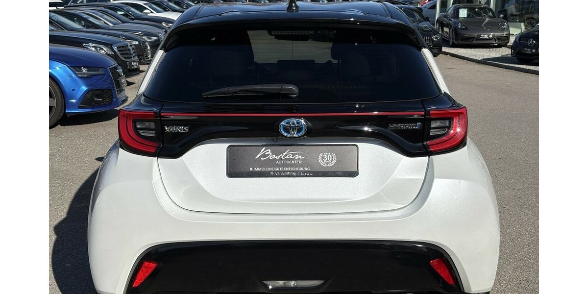 Toyota Yaris 1.5 Hybrid Black&White DAB/KAMERA/1.HAND 29.792 km 18.900 &euro; Villingen-Schwenningen 78054