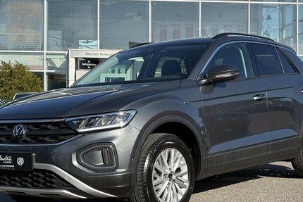 VW T-Roc 1.5 TSI Life CARPLAY/NAVI/SPURHALT/SHZ/DAB 52.096 km 19.800 &euro; Villingen-Schwenningen 78054