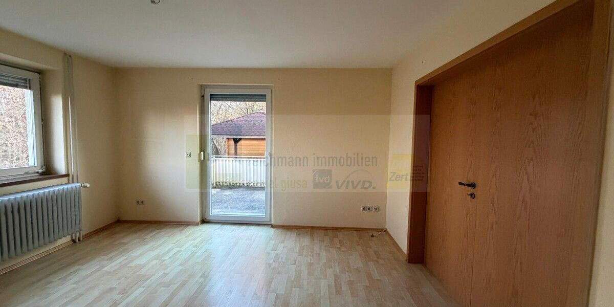 Mehrfamilienhaus, Wohnhaus Donaueschingen - 6 Zimmer, 127 m&sup2;, 375.000&euro; | Angebot:25692117