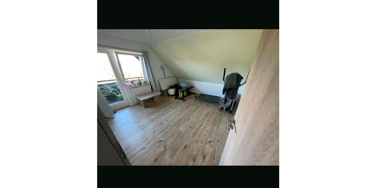 Etagenwohnung Bad Dürrheim - 4.5 Zimmer, 120 m&sup2;, 1.500&euro; | Angebot:25755996