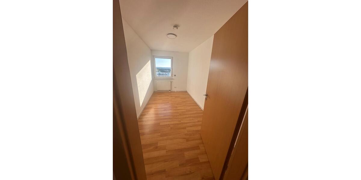 Etagenwohnung Villingen-Schwenningen Schwenningen - 5 Zimmer, 112 m&sup2;, 1.470&euro; | Angebot:26606545