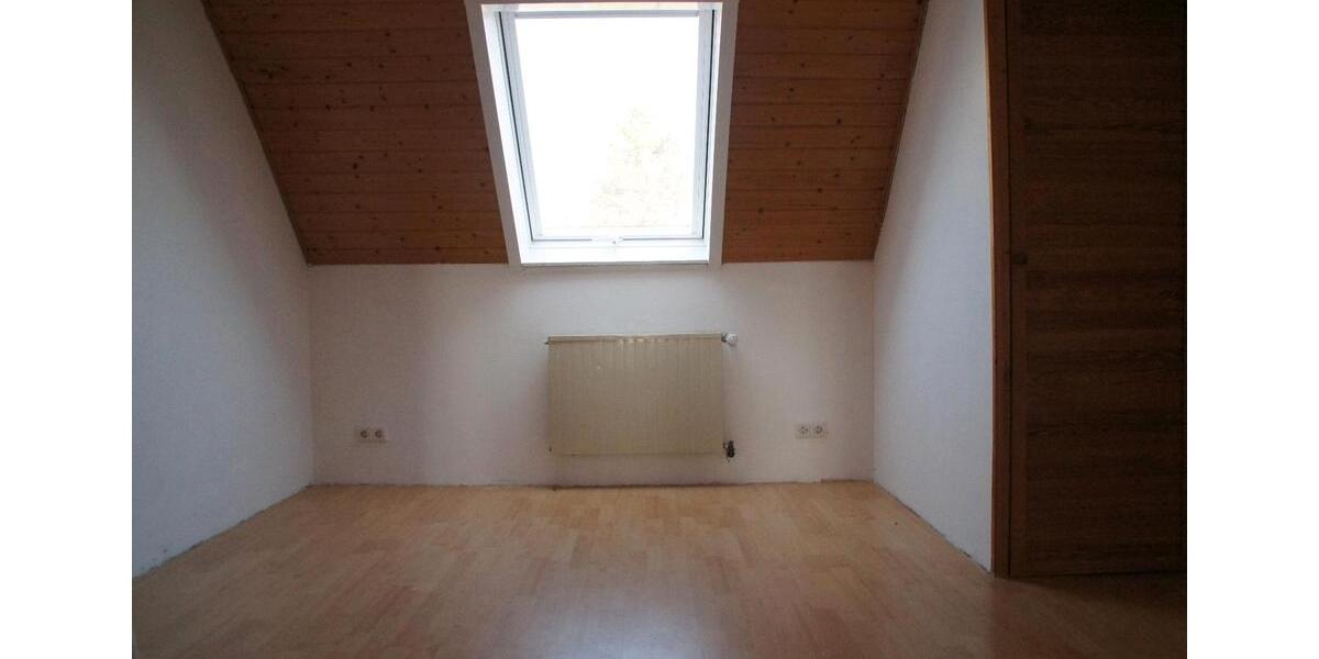 Dachgeschoßwohnung Dunningen - 4 Zimmer, 86 m&sup2;, 670&euro; | Angebot:25824176