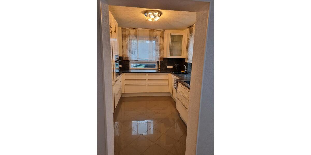 Einfamilienhaus Rottweil - 9 Zimmer, 268 m&sup2;, 632.000&euro; | Angebot:26071639