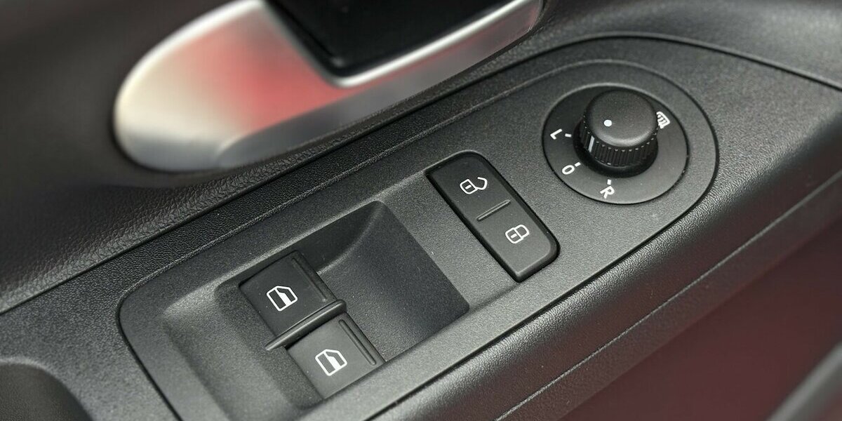 VW up! 1.0 TSI Black Style SITZHEIZUNG/KLIMAANLAGE 19.990 km 13.900 &euro; Villingen-Schwenningen 78054