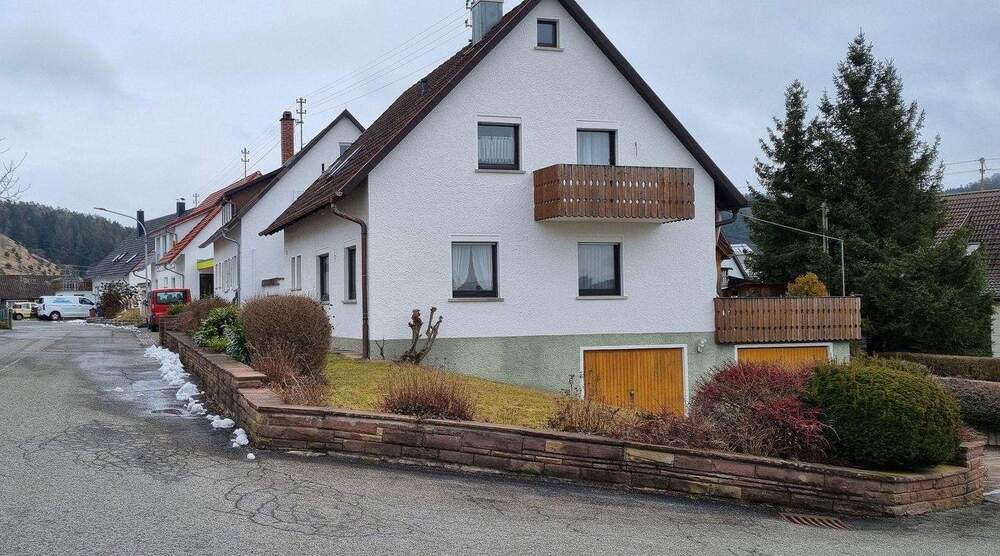 Einfamilienhaus Rottweil-Göllsdorf Göllsdorf - 6 Zimmer, 130 m&sup2;, 300.000&euro; | Angebot:25654264